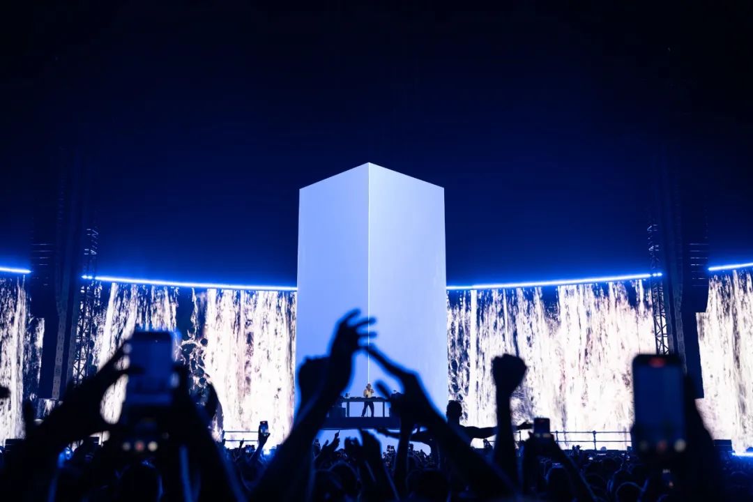 體育場館音響系統