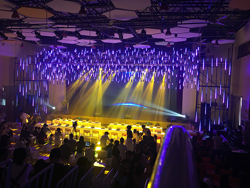 一禾科技專業舞臺燈光音響系統解決方案，打造完美視聽體驗！